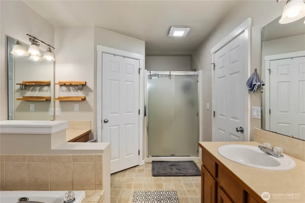 2611 10th Street SW Puyallup WA 98373