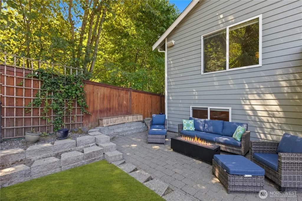 2611 10th Street SW Puyallup WA 98373