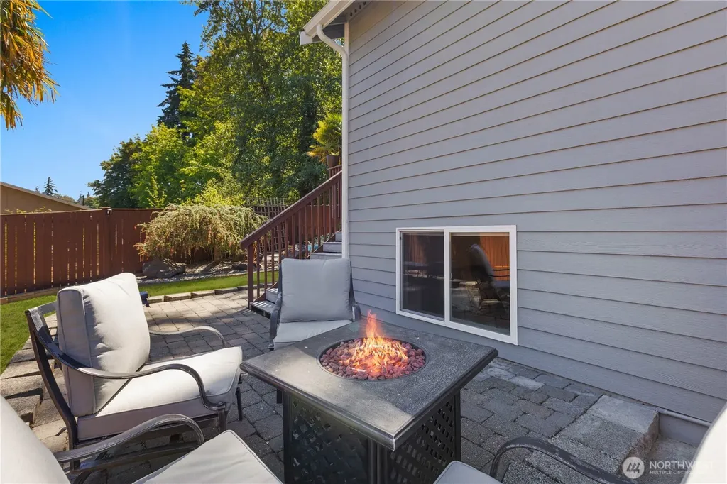 2611 10th Street SW Puyallup WA 98373