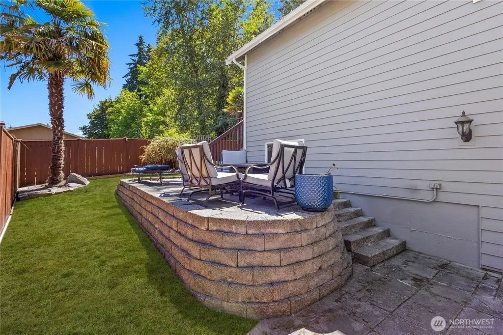 2611 10th Street SW Puyallup WA 98373