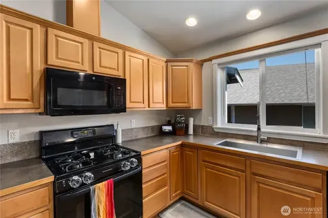 2611 10th Street SW Puyallup WA 98373