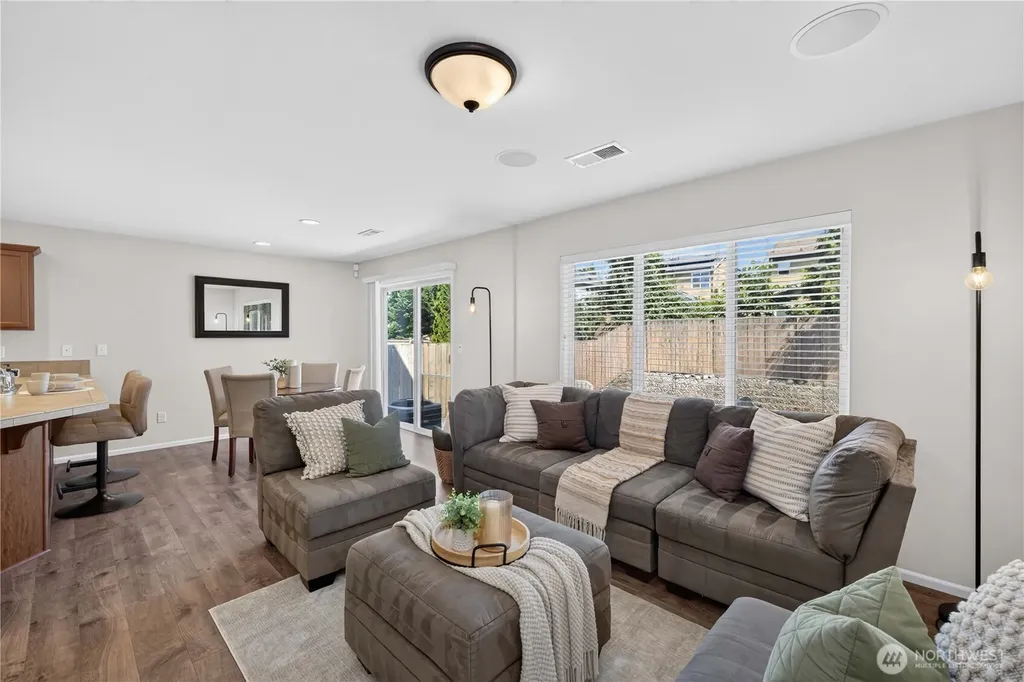 24066 SE 262nd Place Maple Valley WA 98038