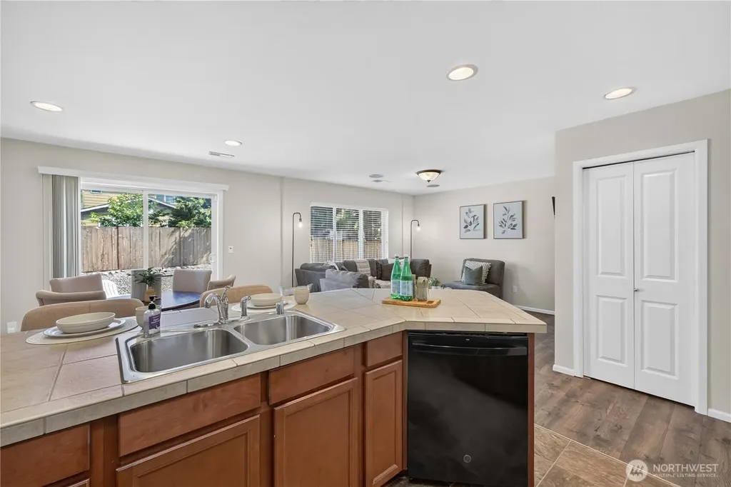 24066 SE 262nd Place Maple Valley WA 98038