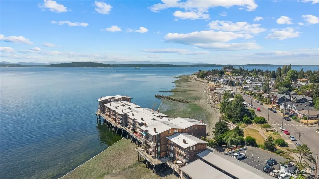 3717 Beach Drive SW Seattle WA 98116