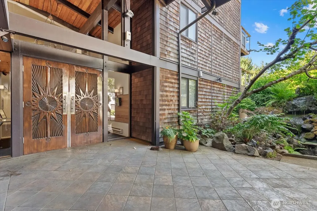 3717 Beach Drive SW Seattle WA 98116