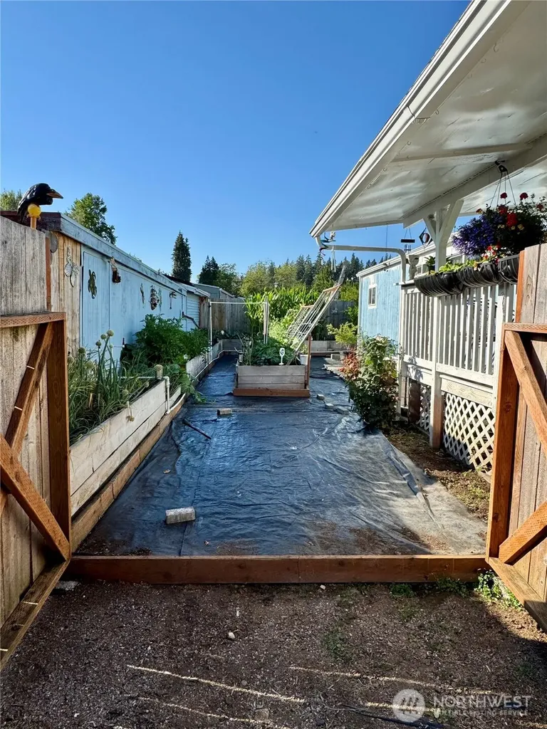 8329 38th Street E Edgewood WA 98371