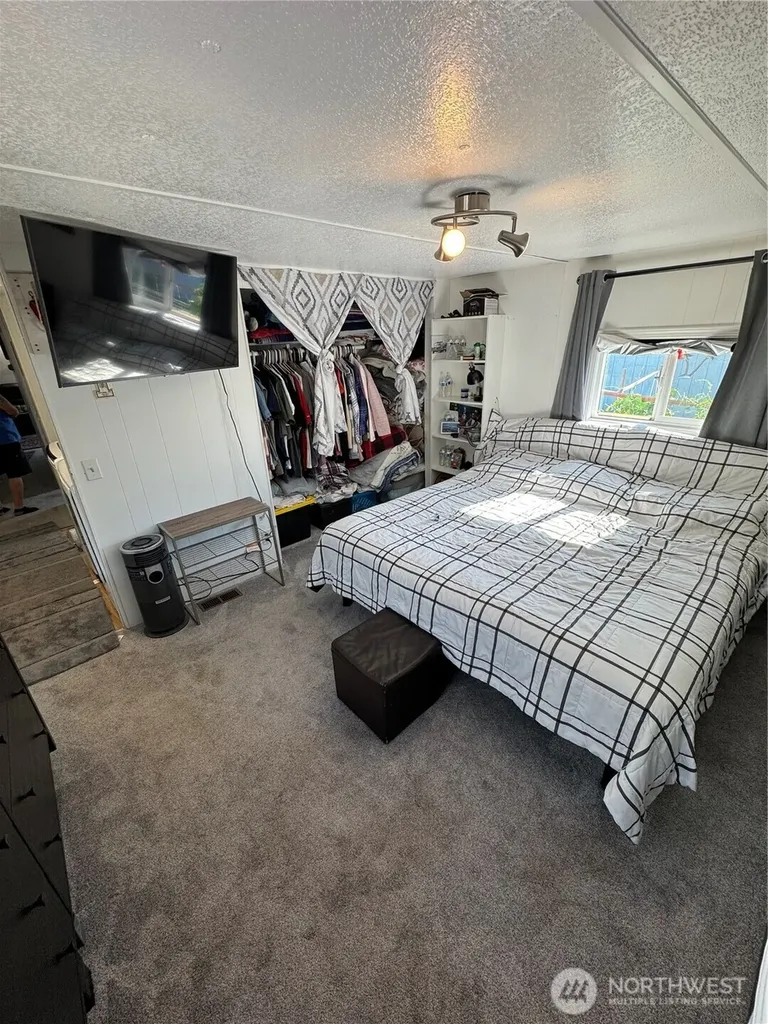 8329 38th Street E Edgewood WA 98371