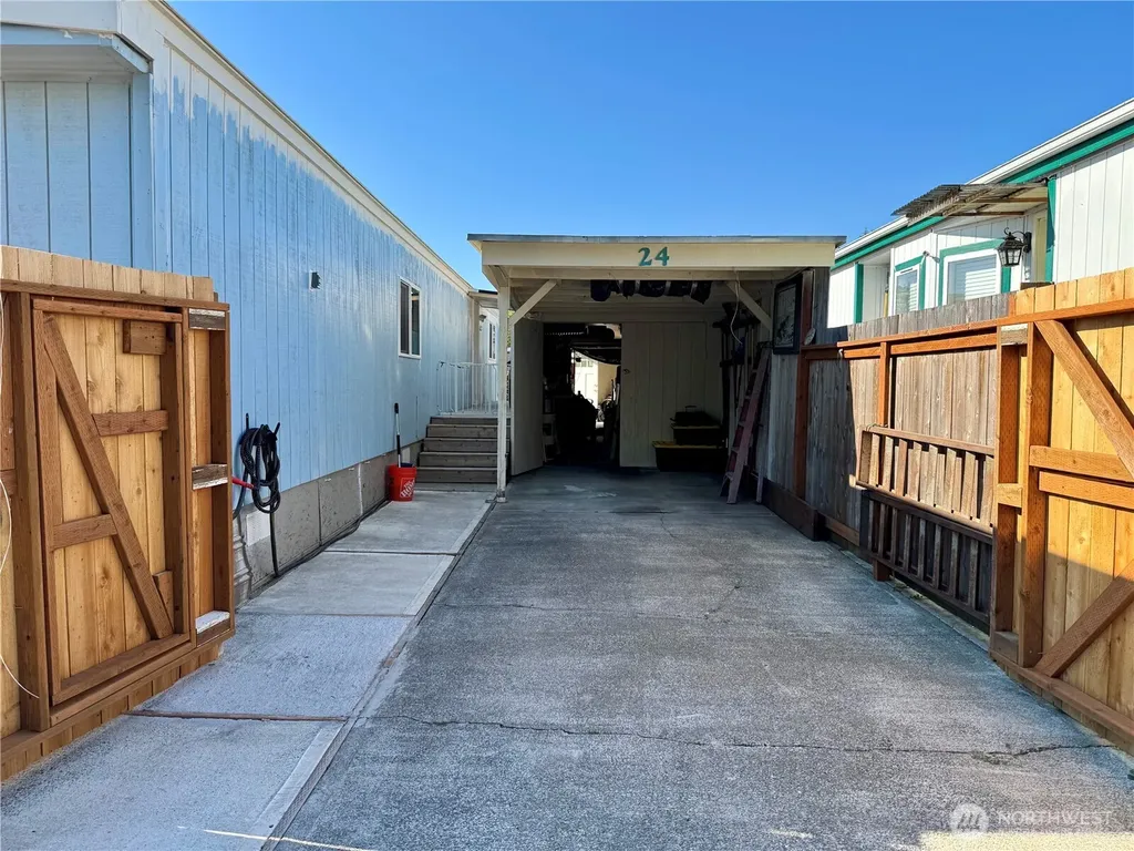 8329 38th Street E Edgewood WA 98371
