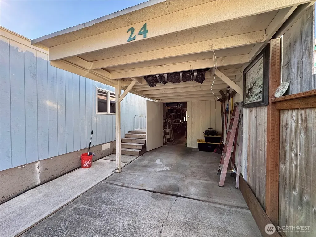 8329 38th Street E Edgewood WA 98371