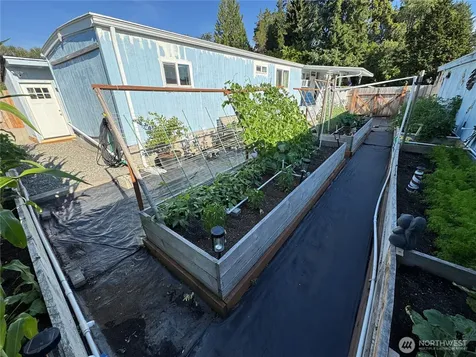 8329 38th Street E Edgewood WA 98371