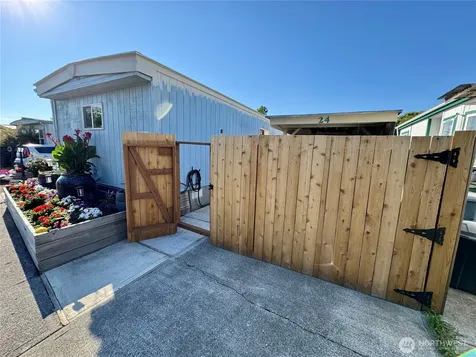 8329 38th Street E Edgewood WA 98371