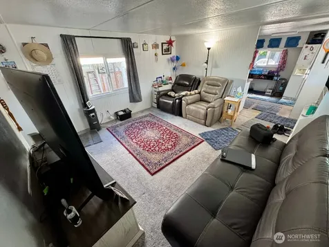 8329 38th Street E Edgewood WA 98371