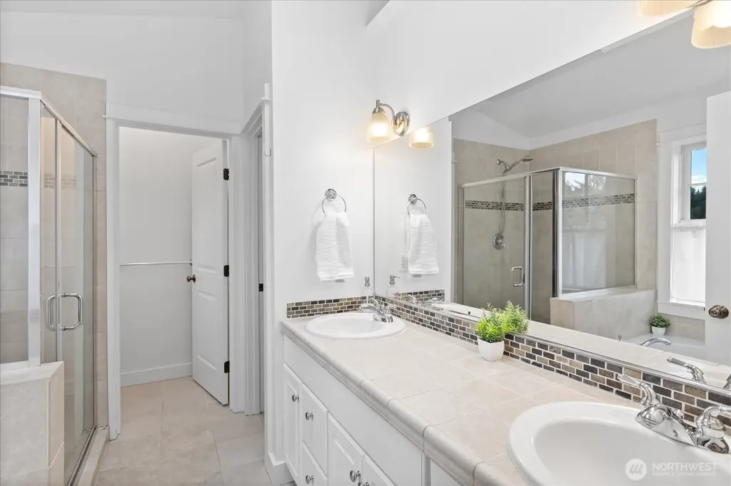 1159 Secret Place Greenbank WA 98253