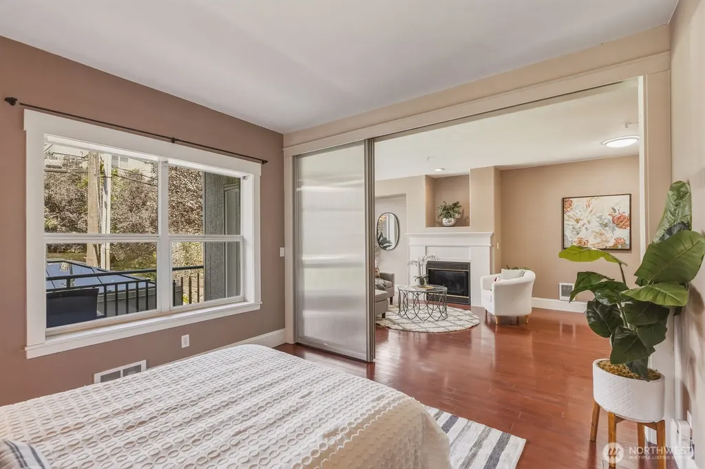 3221 SW Avalon Way Seattle WA 98126