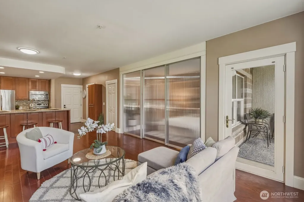 3221 SW Avalon Way Seattle WA 98126