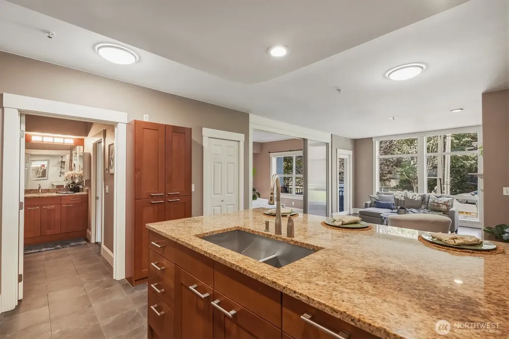 3221 SW Avalon Way Seattle WA 98126