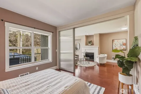 3221 SW Avalon Way Seattle WA 98126