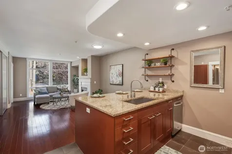 3221 SW Avalon Way Seattle WA 98126
