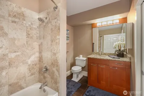 3221 SW Avalon Way Seattle WA 98126