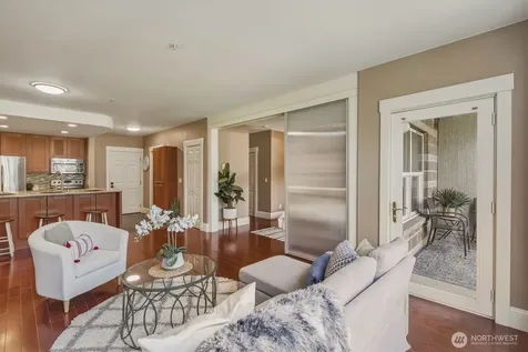 3221 SW Avalon Way Seattle WA 98126