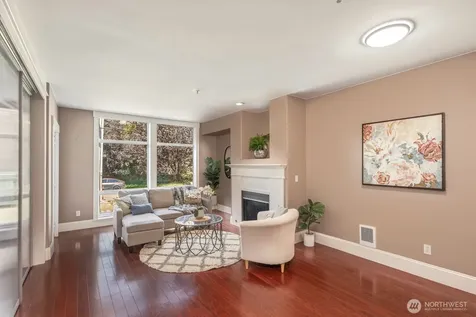 3221 SW Avalon Way Seattle WA 98126