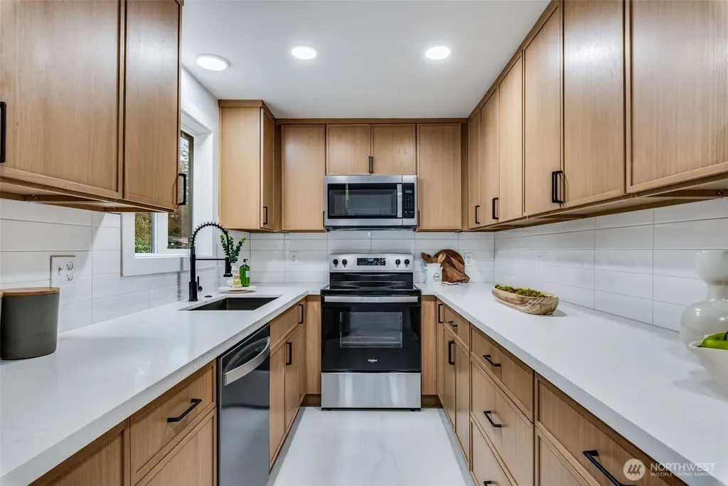 30418 12th Place SW Federal Way WA 98023