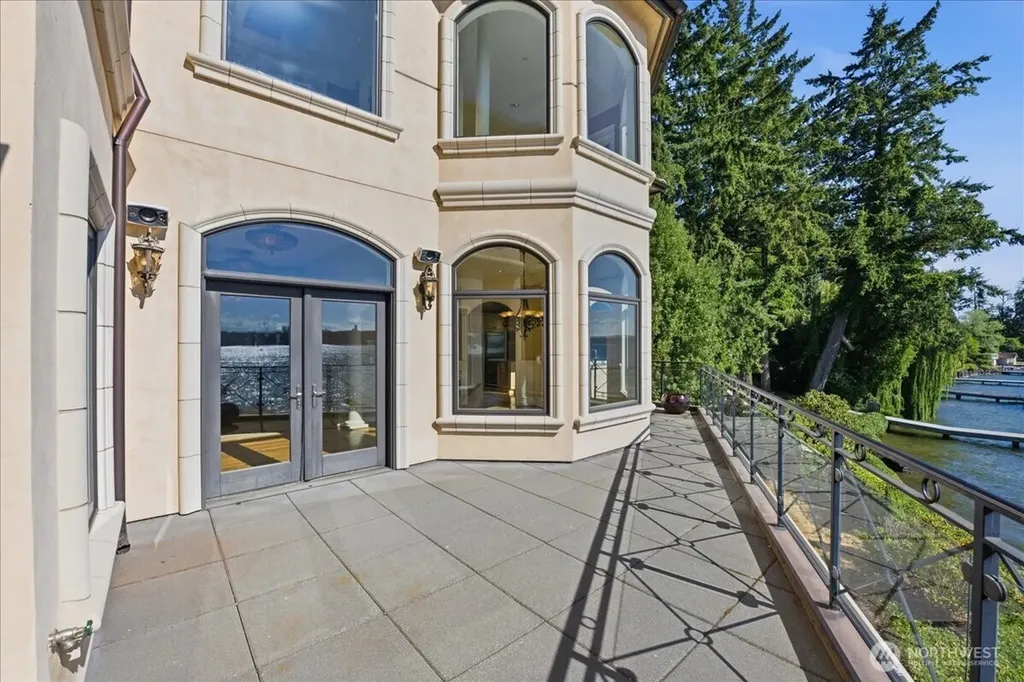 1465 Evergreen Point Road Medina WA 98039