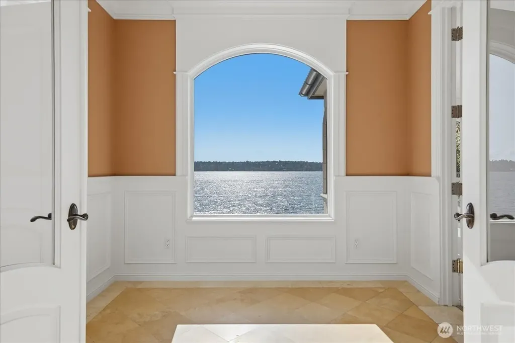 1465 Evergreen Point Road Medina WA 98039
