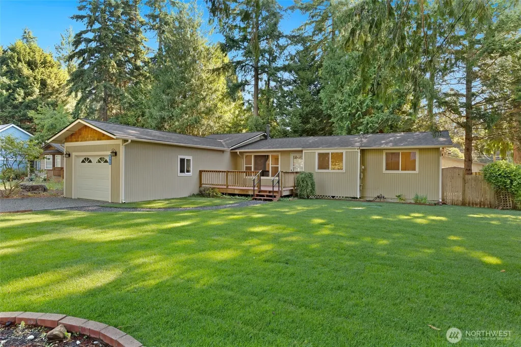 8060 NE Seawind Avenue Poulsbo WA 98370