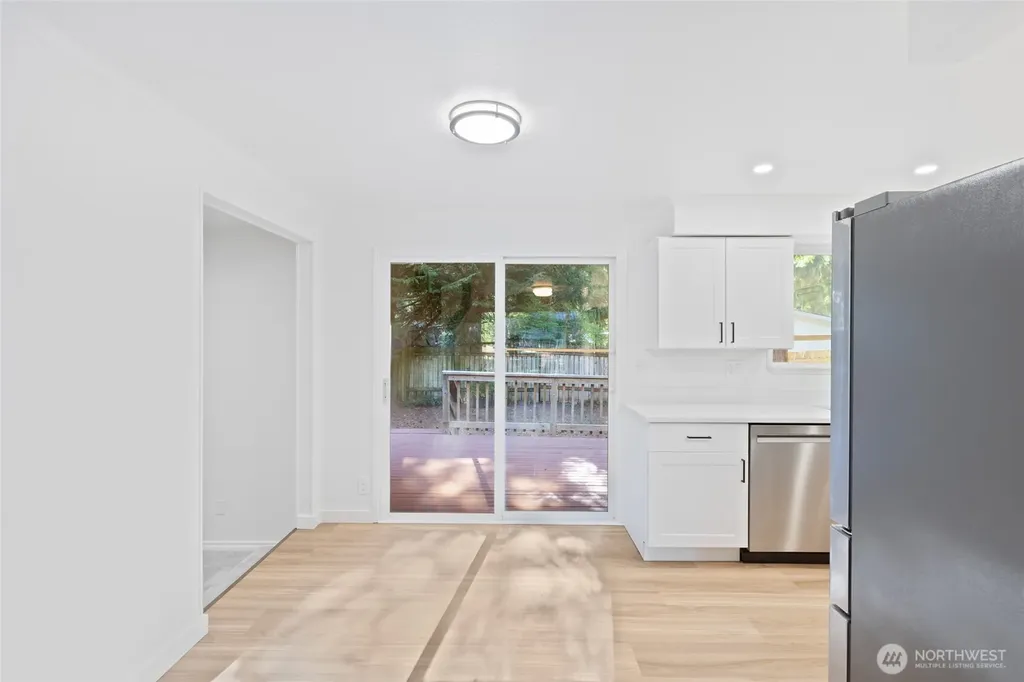 8060 NE Seawind Avenue Poulsbo WA 98370