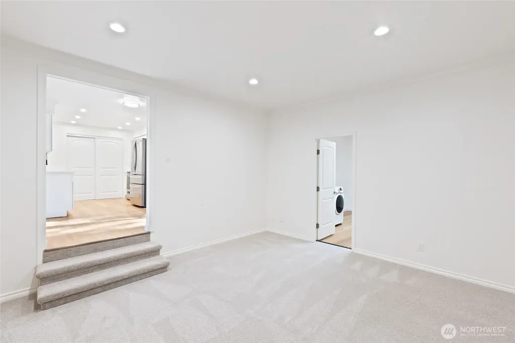 8060 NE Seawind Avenue Poulsbo WA 98370