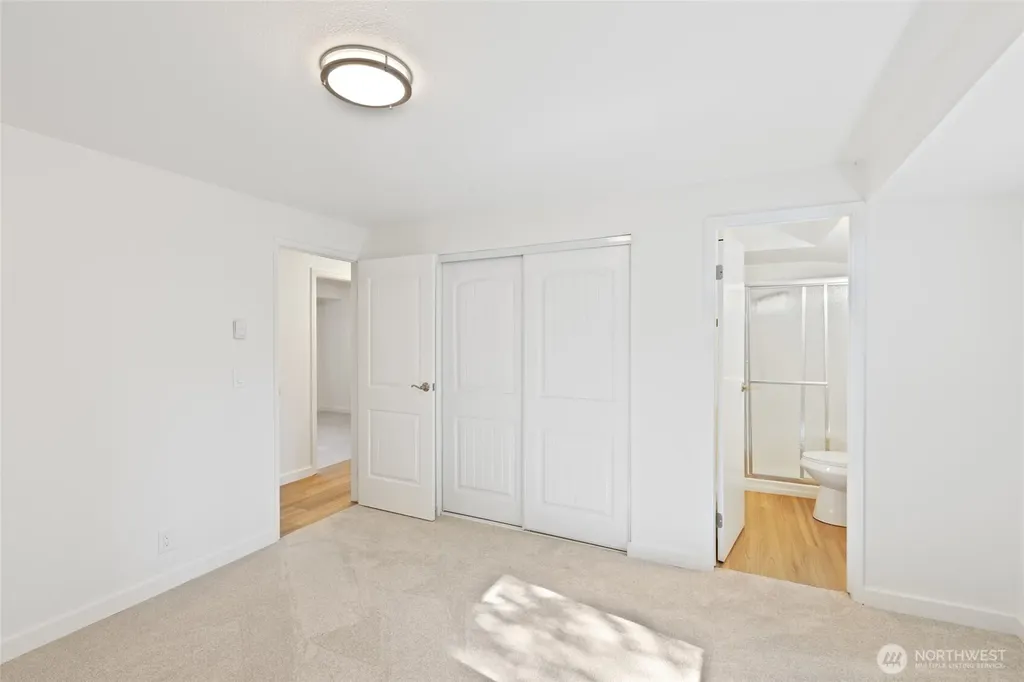 8060 NE Seawind Avenue Poulsbo WA 98370