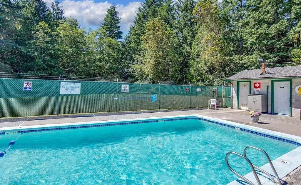 8060 NE Seawind Avenue Poulsbo WA 98370