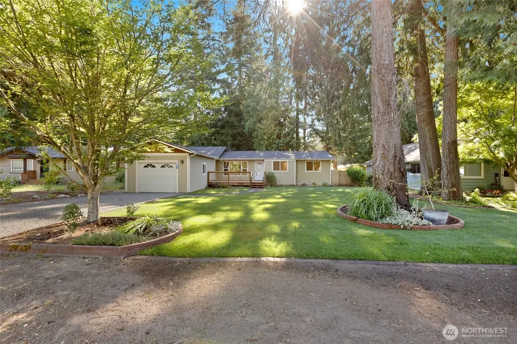 8060 NE Seawind Avenue Poulsbo WA 98370