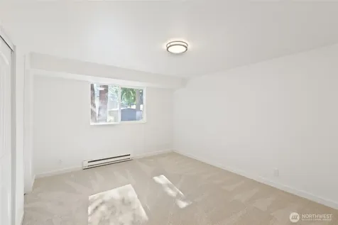8060 NE Seawind Avenue Poulsbo WA 98370