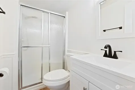 8060 NE Seawind Avenue Poulsbo WA 98370