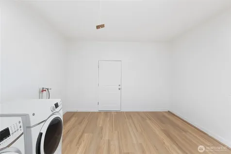 8060 NE Seawind Avenue Poulsbo WA 98370