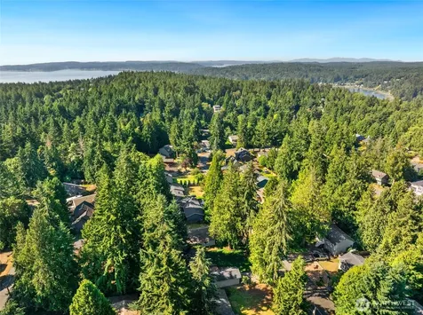 8060 NE Seawind Avenue Poulsbo WA 98370