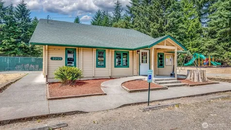 8060 NE Seawind Avenue Poulsbo WA 98370
