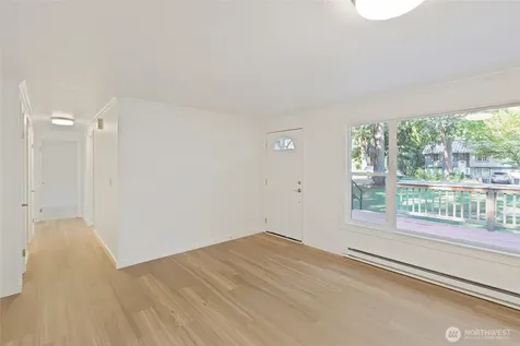 8060 NE Seawind Avenue Poulsbo WA 98370