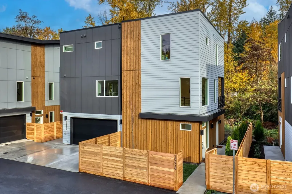 10626 E Riverside Drive Bothell WA 98011