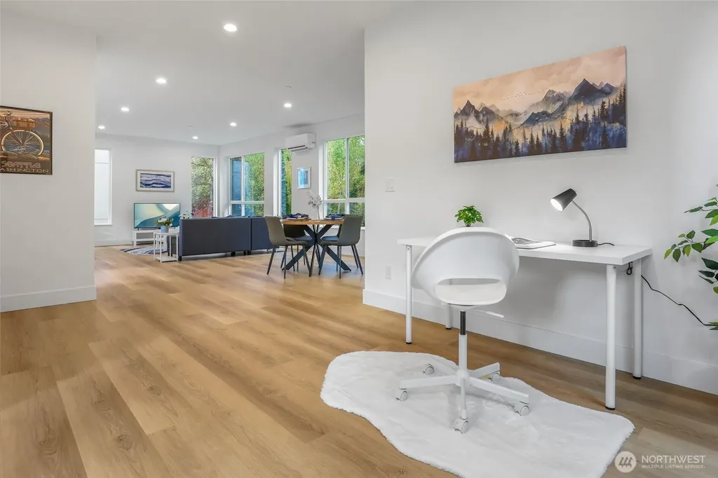 10626 E Riverside Drive Bothell WA 98011