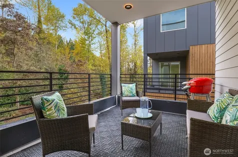 10626 E Riverside Drive Bothell WA 98011