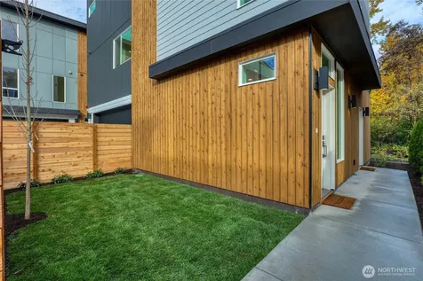 10626 E Riverside Drive Bothell WA 98011