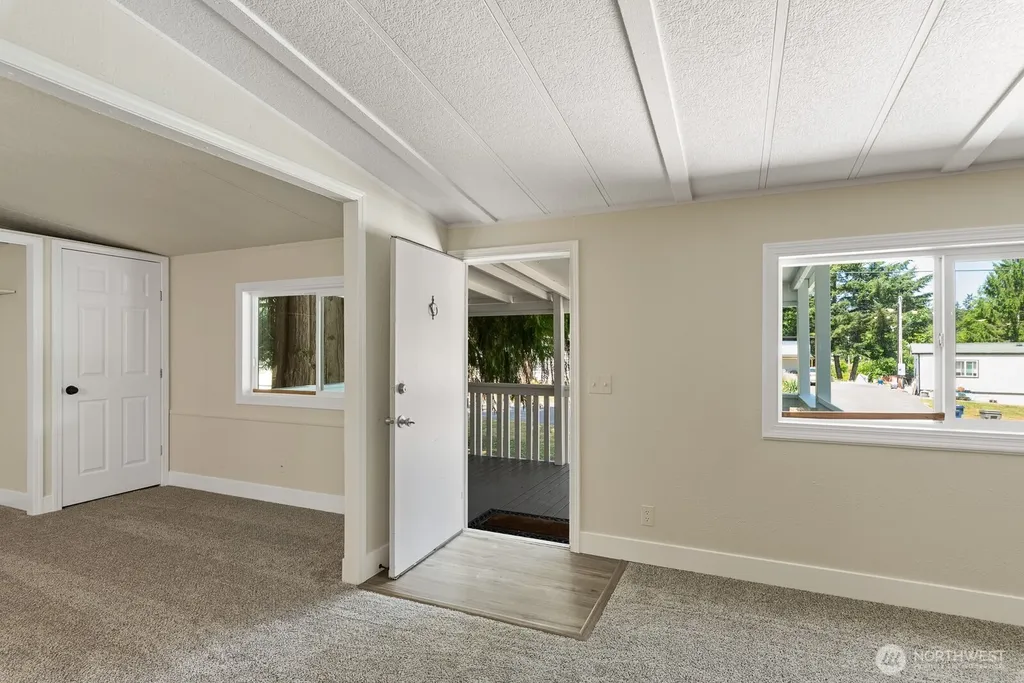 922 124th Place NW Marysville WA 98271