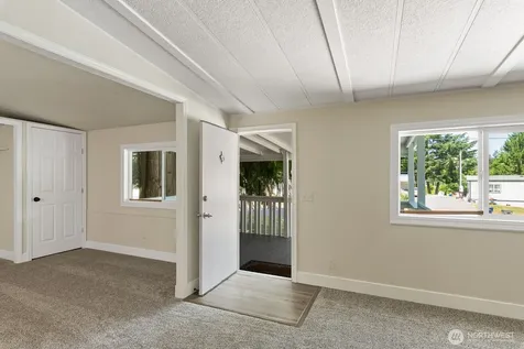 922 124th Place NW Marysville WA 98271