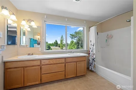 1132 90th Street SW Everett WA 98204