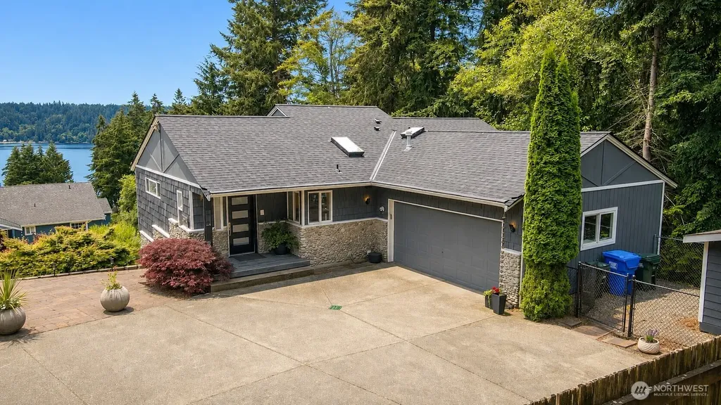 12415 6th Avenue NW Gig Harbor WA 98332