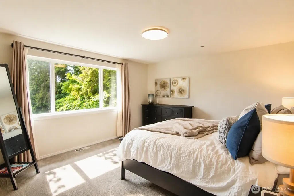 12415 6th Avenue NW Gig Harbor WA 98332