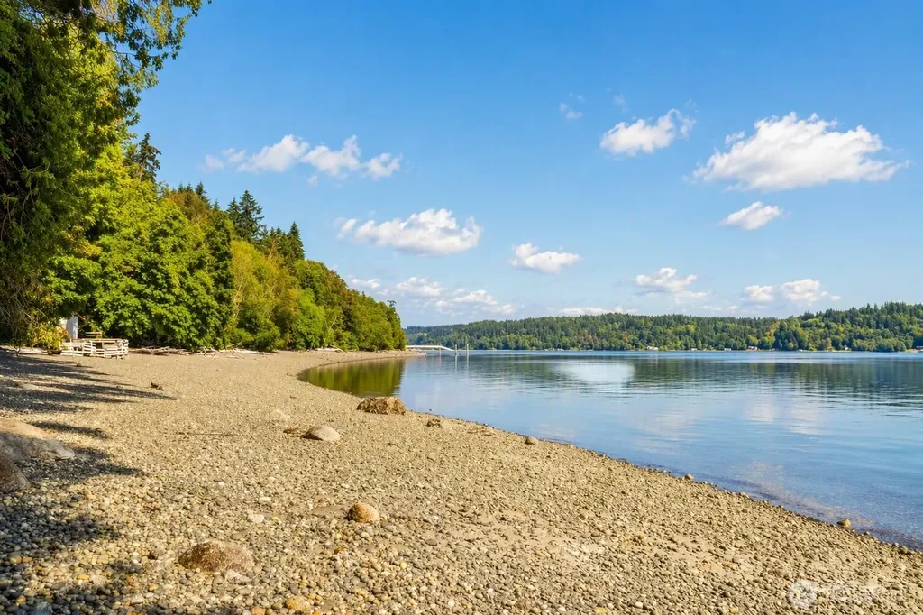 12415 6th Avenue NW Gig Harbor WA 98332